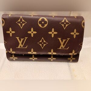 Continental Wallet in Brown and Gold